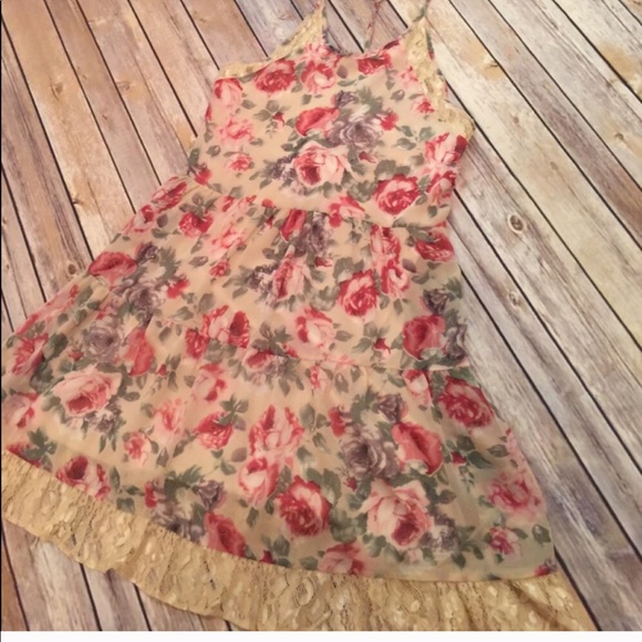 Paper Crane Floral Dress - Picture 2 of 5